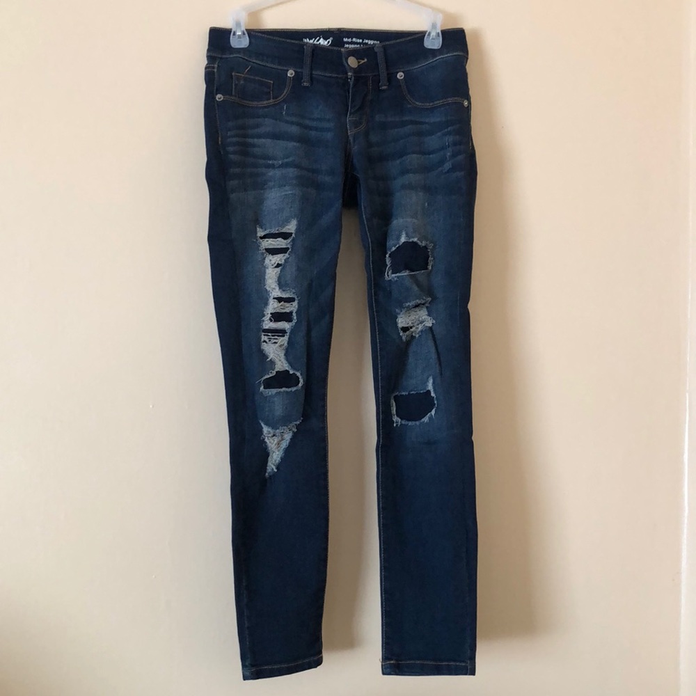 Ripped skinny jeans